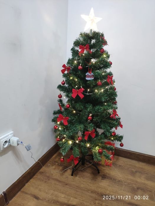 Продается елка новогодняя