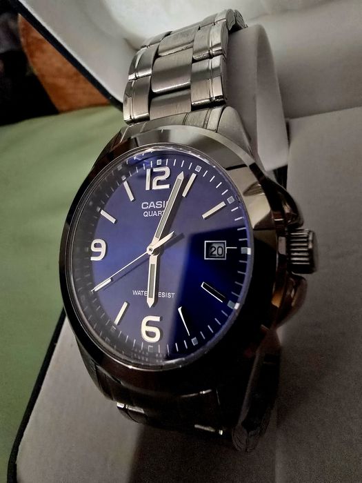 Casio чисто нов часовник