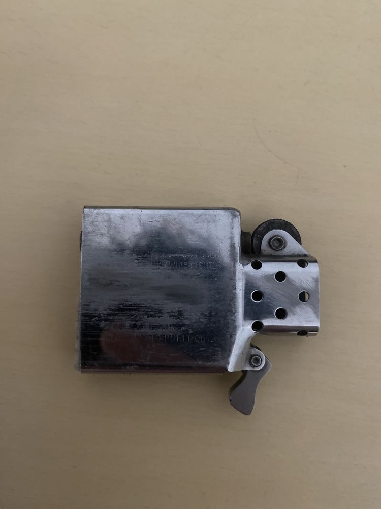 Vand bricheta Zippo an de fabricație 1995