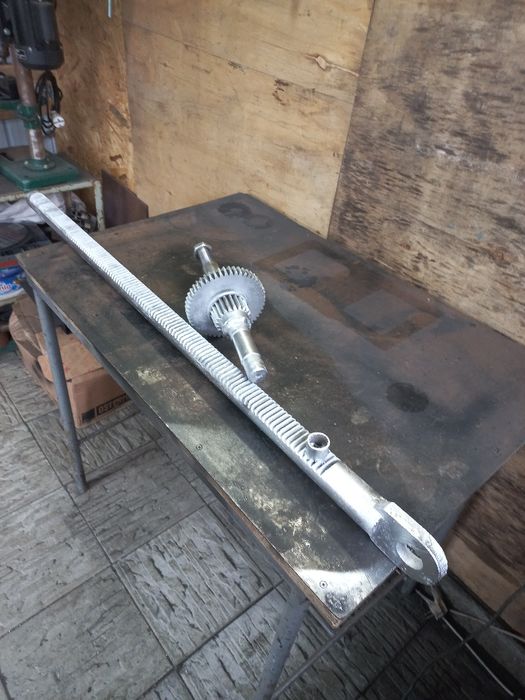 Cremaliera cu pinion