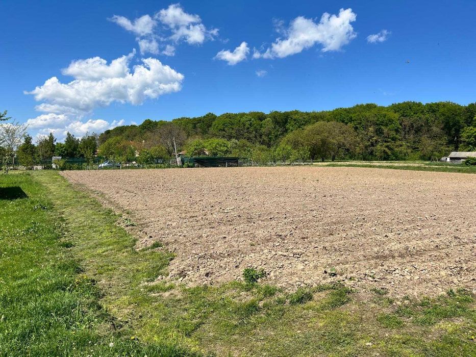 Vand teren intravilan 3300 mp zona Ionaseni