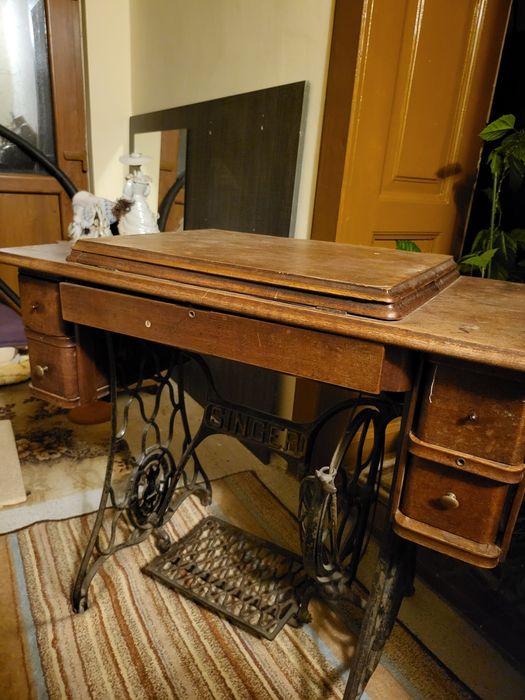 Masina de cusut Singer