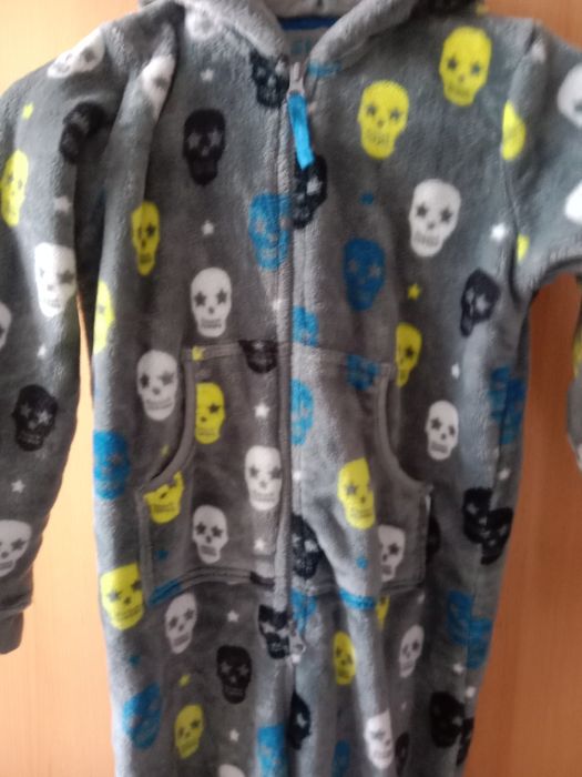 Pijama tip salopetapeta pentru copiintru copii