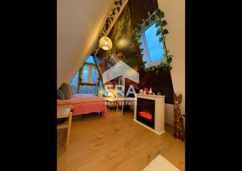 ЕРА Фаворит продава уникална дървена къща в Алпийски стил