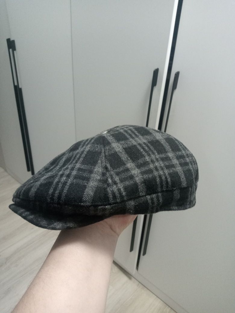 Продам зимню кепку