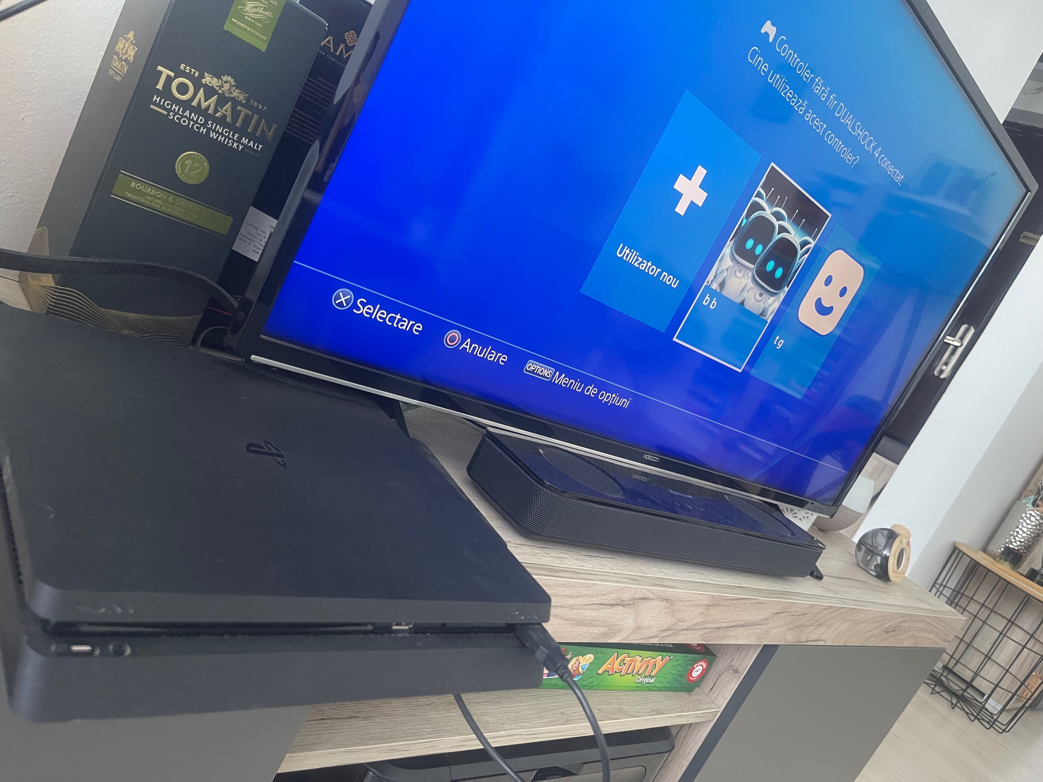 PS 4 Slim in cutie