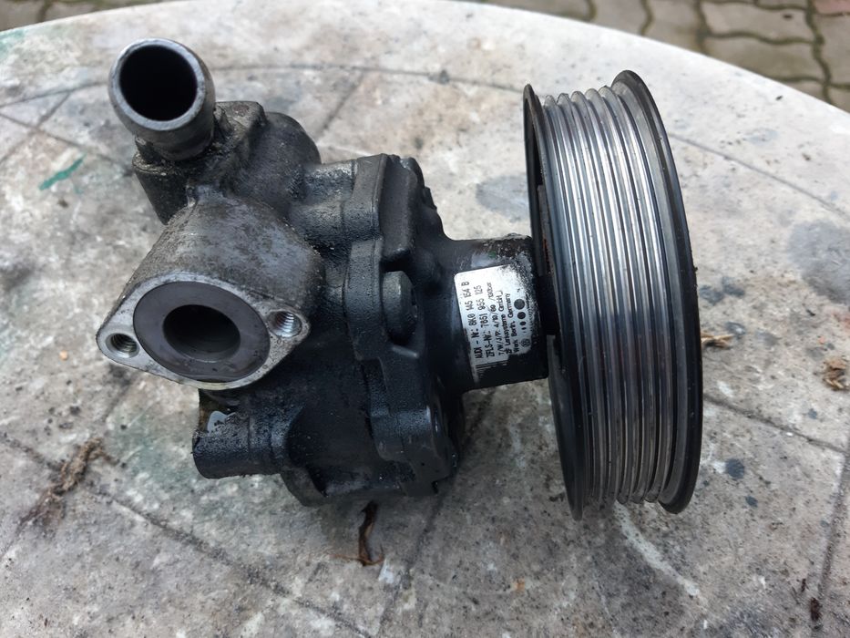 Pompa hidraulica / servodirectie Audi A4 B8 motor 2.0 tdi 8KO 145 154B