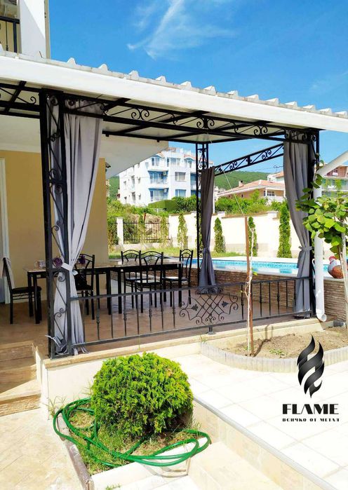 Огради, порти, портали