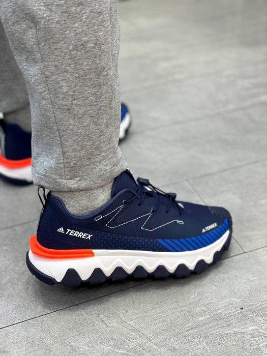 Adidas terrex    .