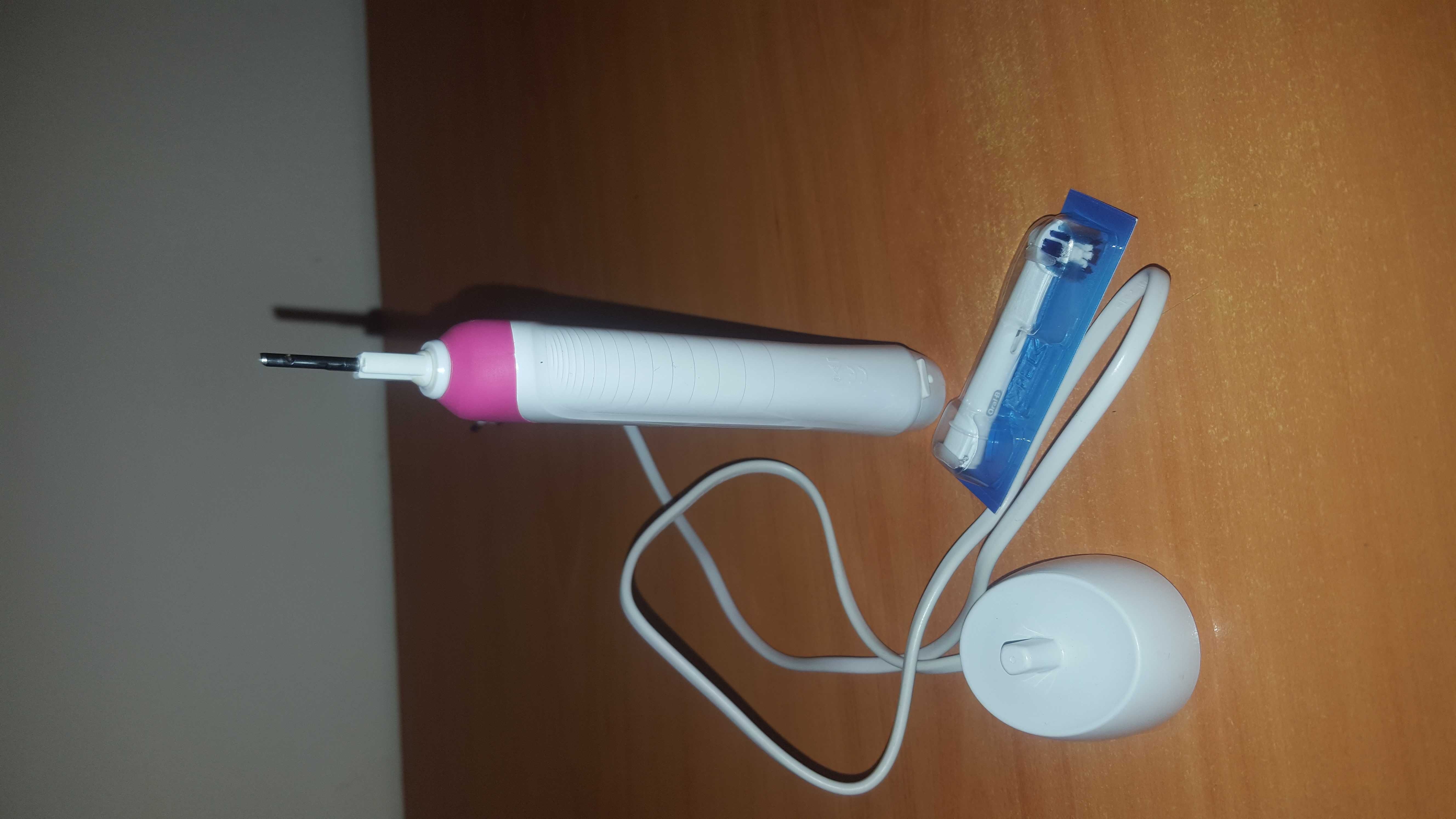 Електрическа четка за зъби Oral-B Smart 4 4900