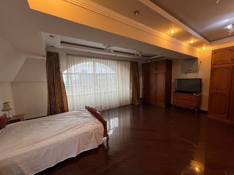 ПРОДАЁТСЯ эксклюзивная 3-уровневая квартира (GABUS) в центре