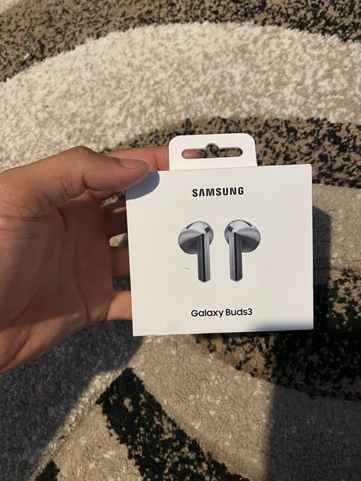 samsung buds 3 silver