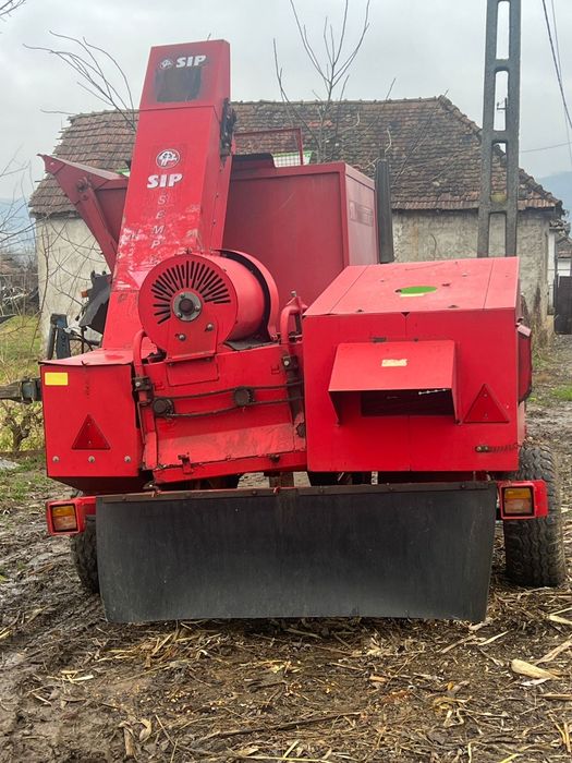 Vând culegatoare de porumb SIP TORNADO 40 EOL-8V