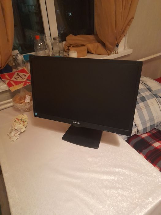 Монитор Phillips 22д с HDMI