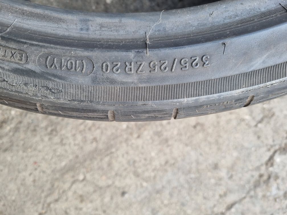 2 anvelope vara Michelin 325 25 20 stare buna