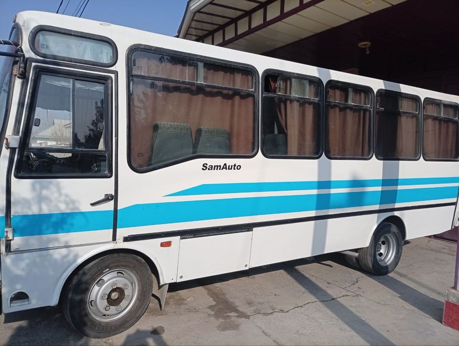 Isuzi Avtobus sotiladi srochni