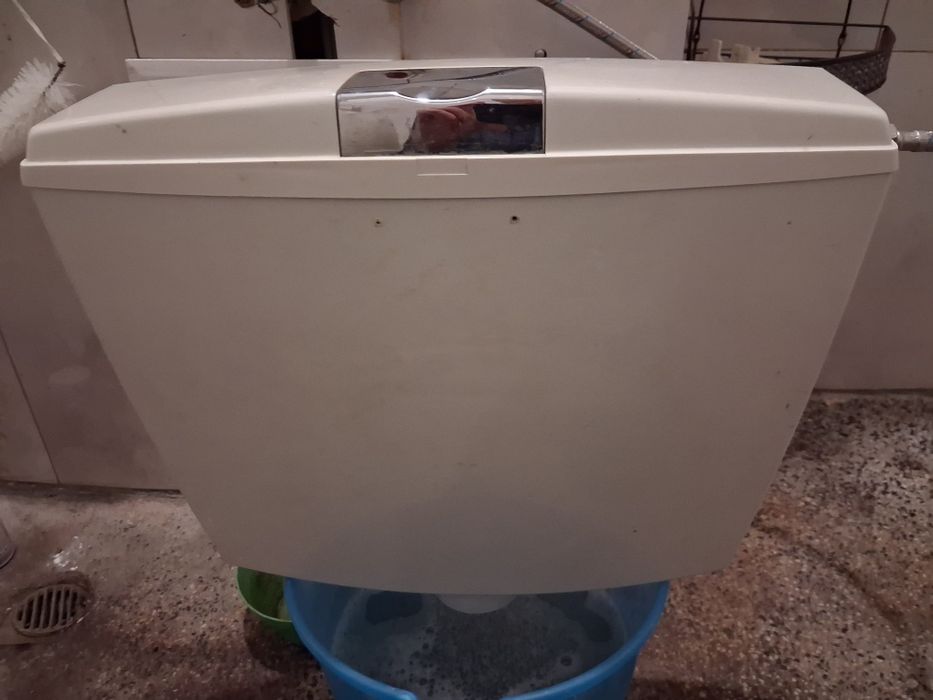 Тоалетни  казанчета,пластмасови