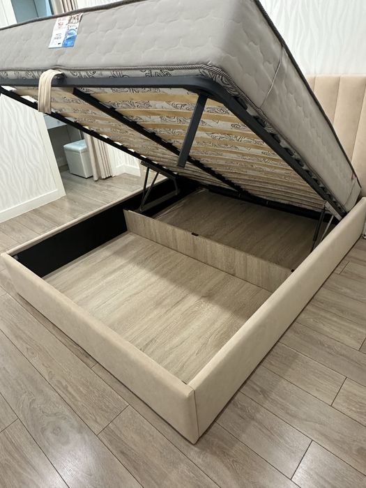 Кровать двуспальную