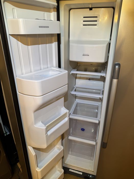 Combina Frigorifica Whirlpool side by side functionala