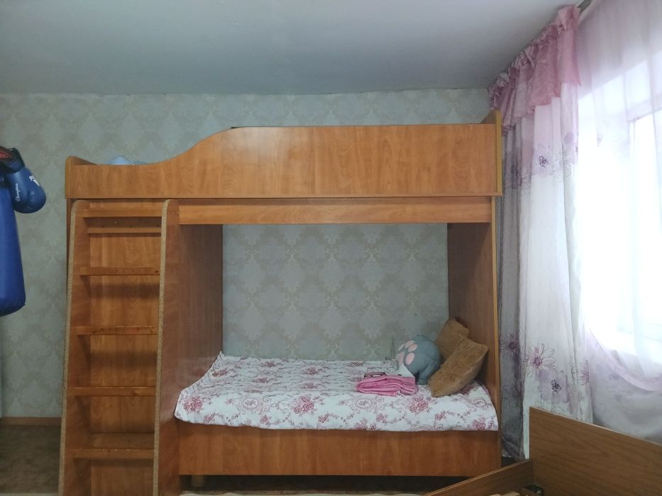 Продам  двухэтажный кровать