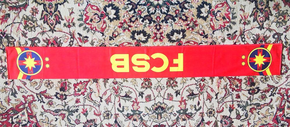 Esarfa  FCSB deosebita rosie