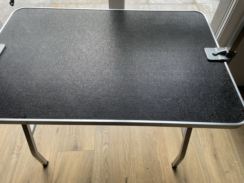 Помощна груминг  маса