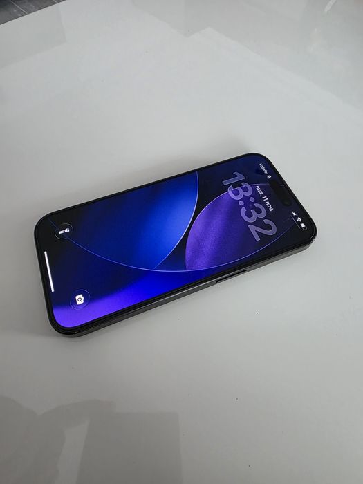 Vand iphone 15 pro cumparat de nou