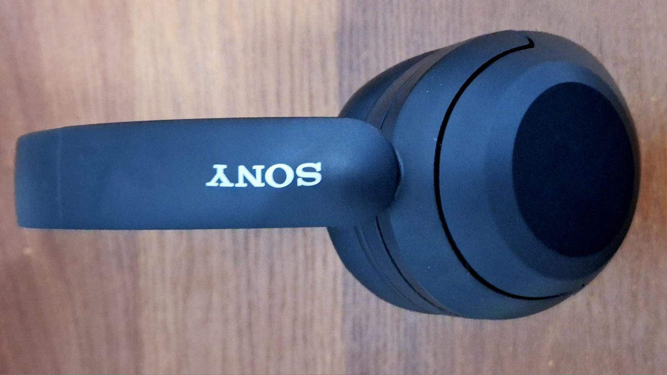 Срочно продаю наушники SONY WH-XB910N