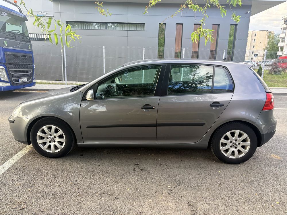 De vanzare Golf V motor 1.9