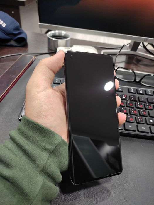Продам Xiaomi Mi 11 Ultra Black 12/256GB в идеальном состоянии.