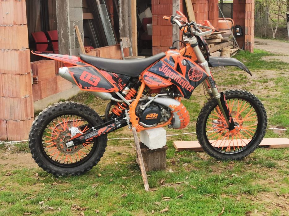 Se ofera spre vanzare un KTM EXC 300 2T