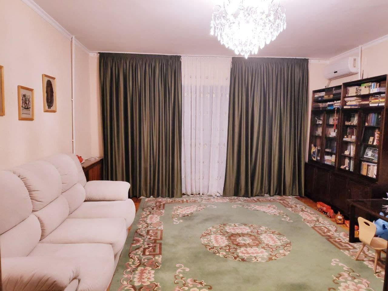 3 ком Айбек метро Ойбек Аура Ангела Фуд кунаева
