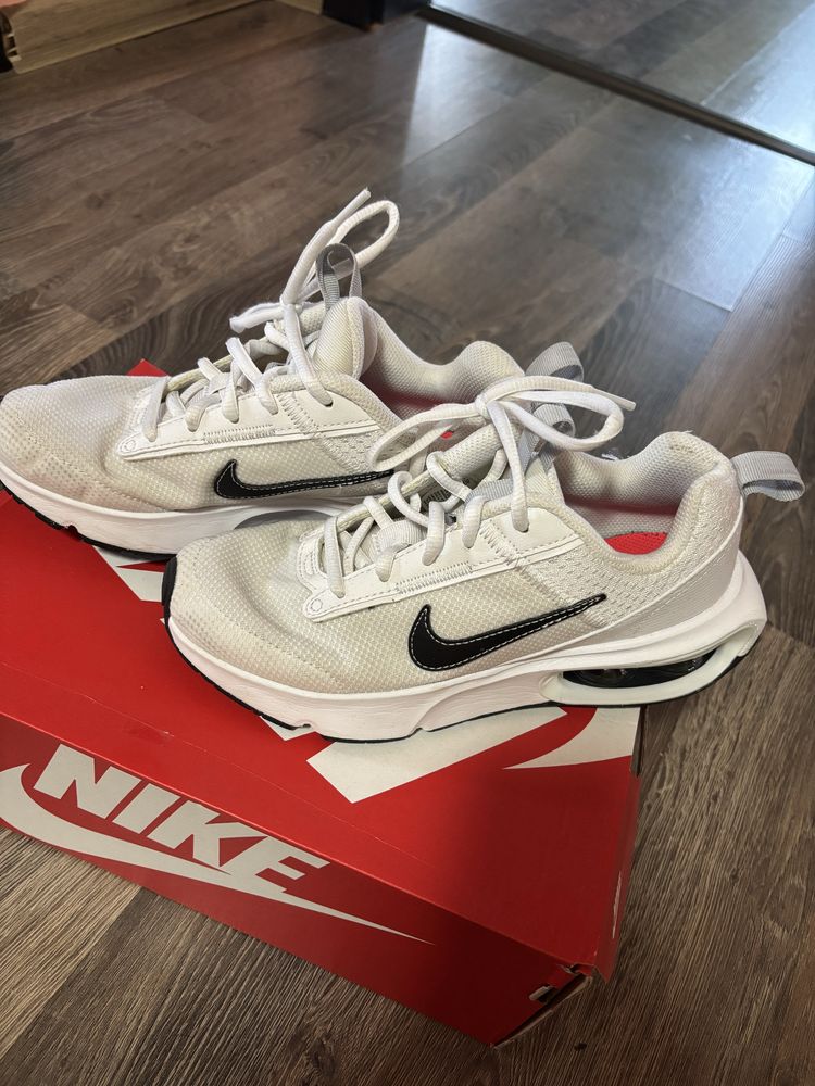 Оригинални маратонки nike