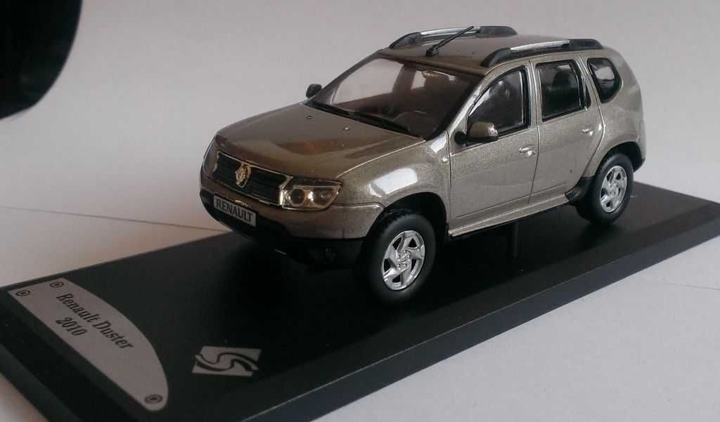 Macheta Renault Duster MK1 2010 (Dacia) Gri - Solido 1/43