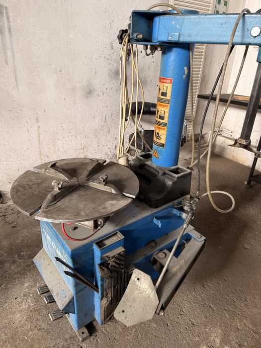 Închiriez service auto complet echipat în Gherla