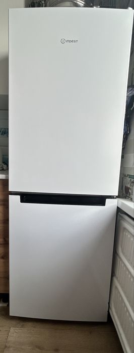 Холодилник INDESIT