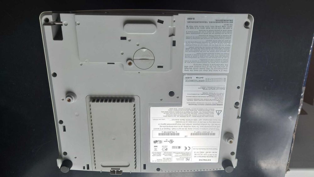 Proiector Hitachi CPX2511N