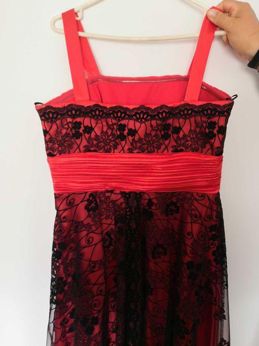 Червена официална рокля