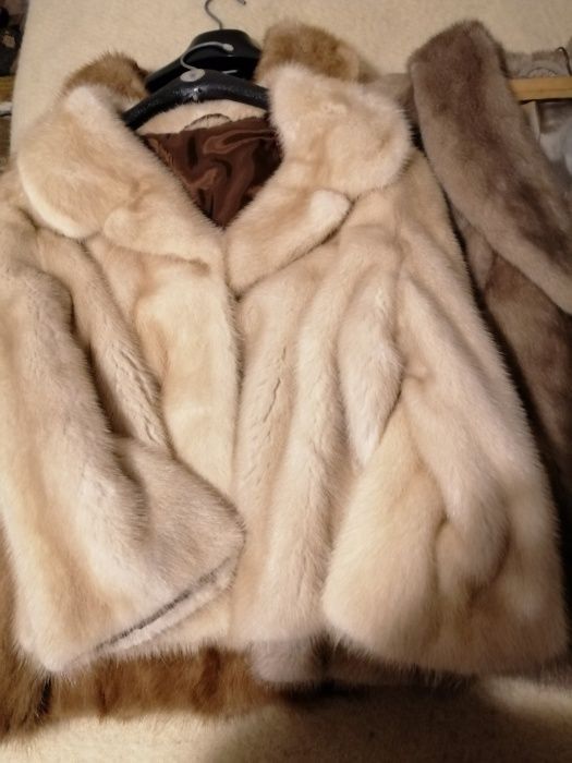 Jacheta din blana naturala vizon ,clasa superioara.