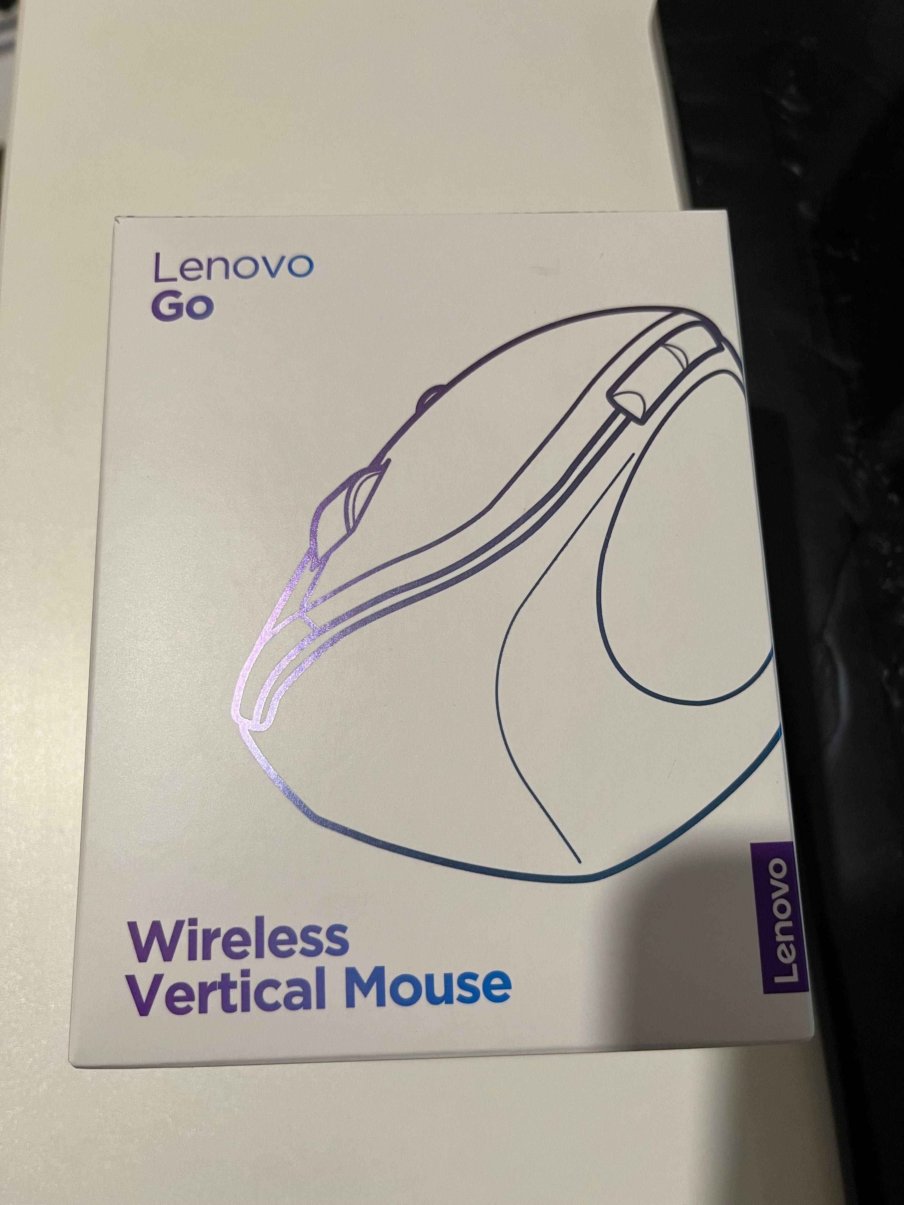 Механична клавиатура Keychron Q11 и верикална мишка Lenovo Go