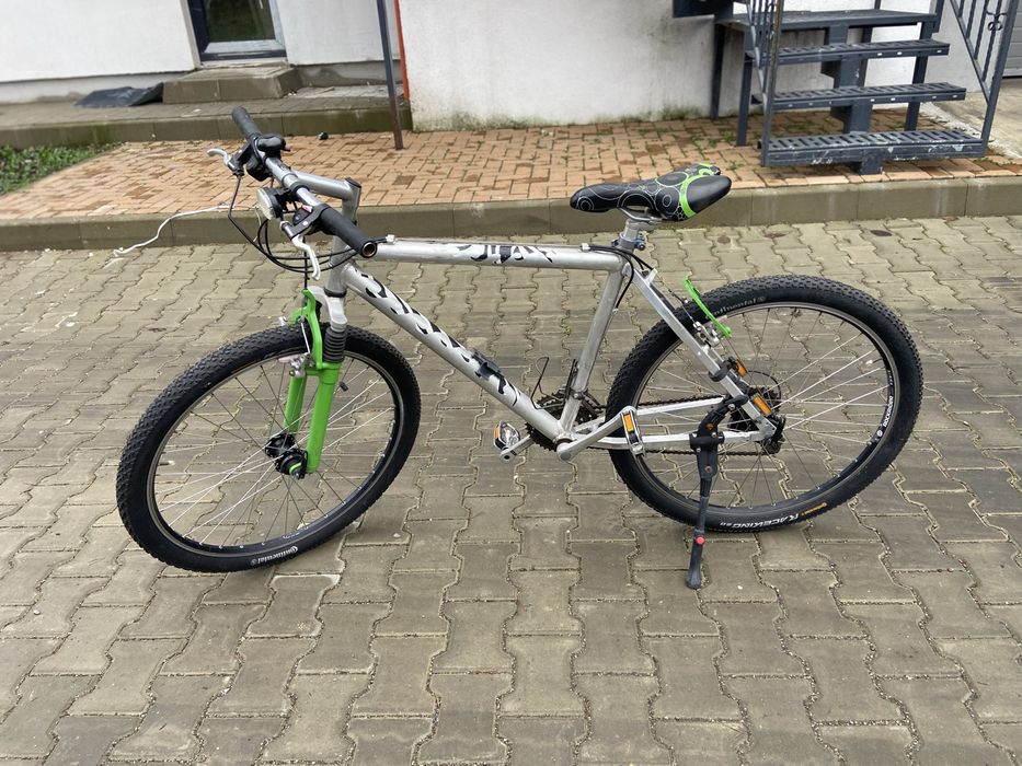 Bicicleta MTB de munte