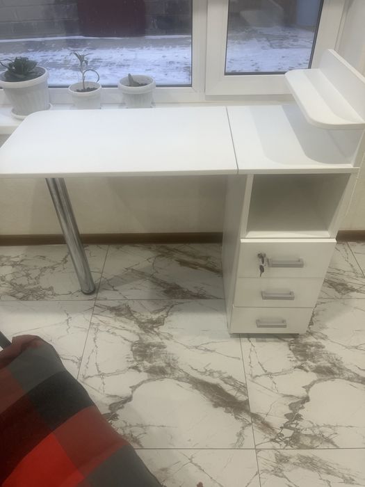 Продам маникюрный стол, новый