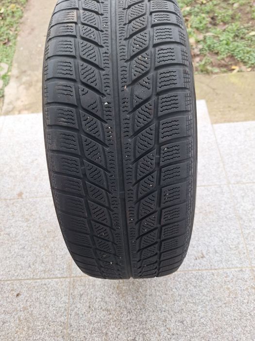 Vând jante Oxxo r17 echipate cu cauciucuri  de iarna 225/65