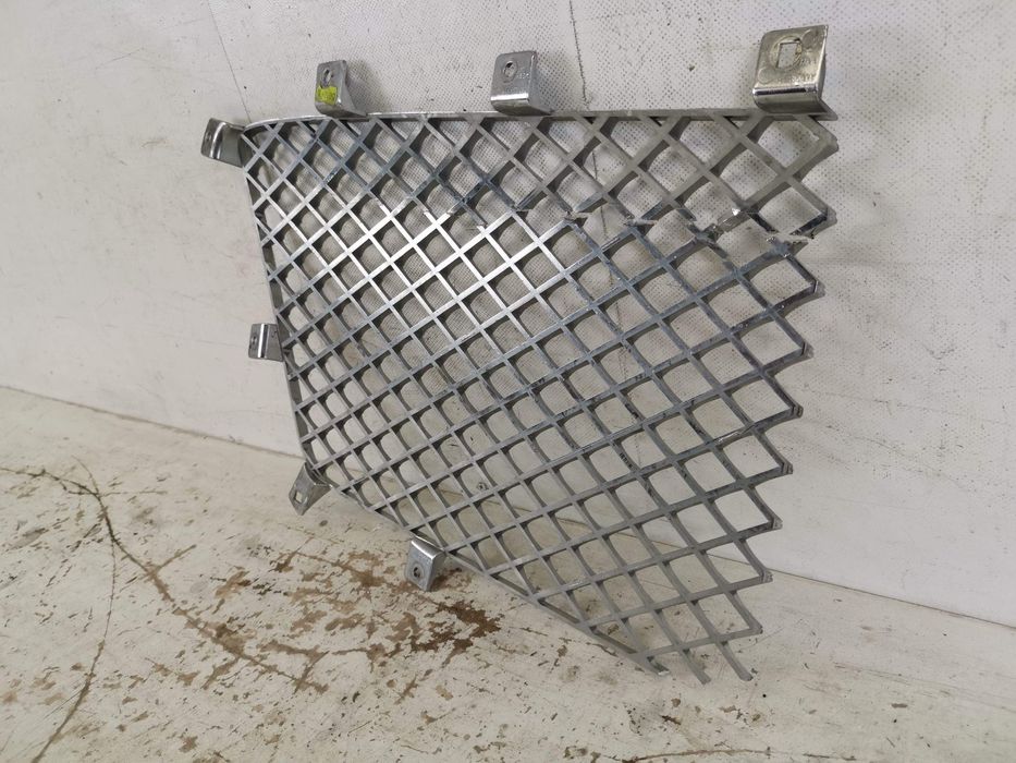 Централна решетка Ляв Бентли Бентайга / Bentley Bentayga Оригинална по