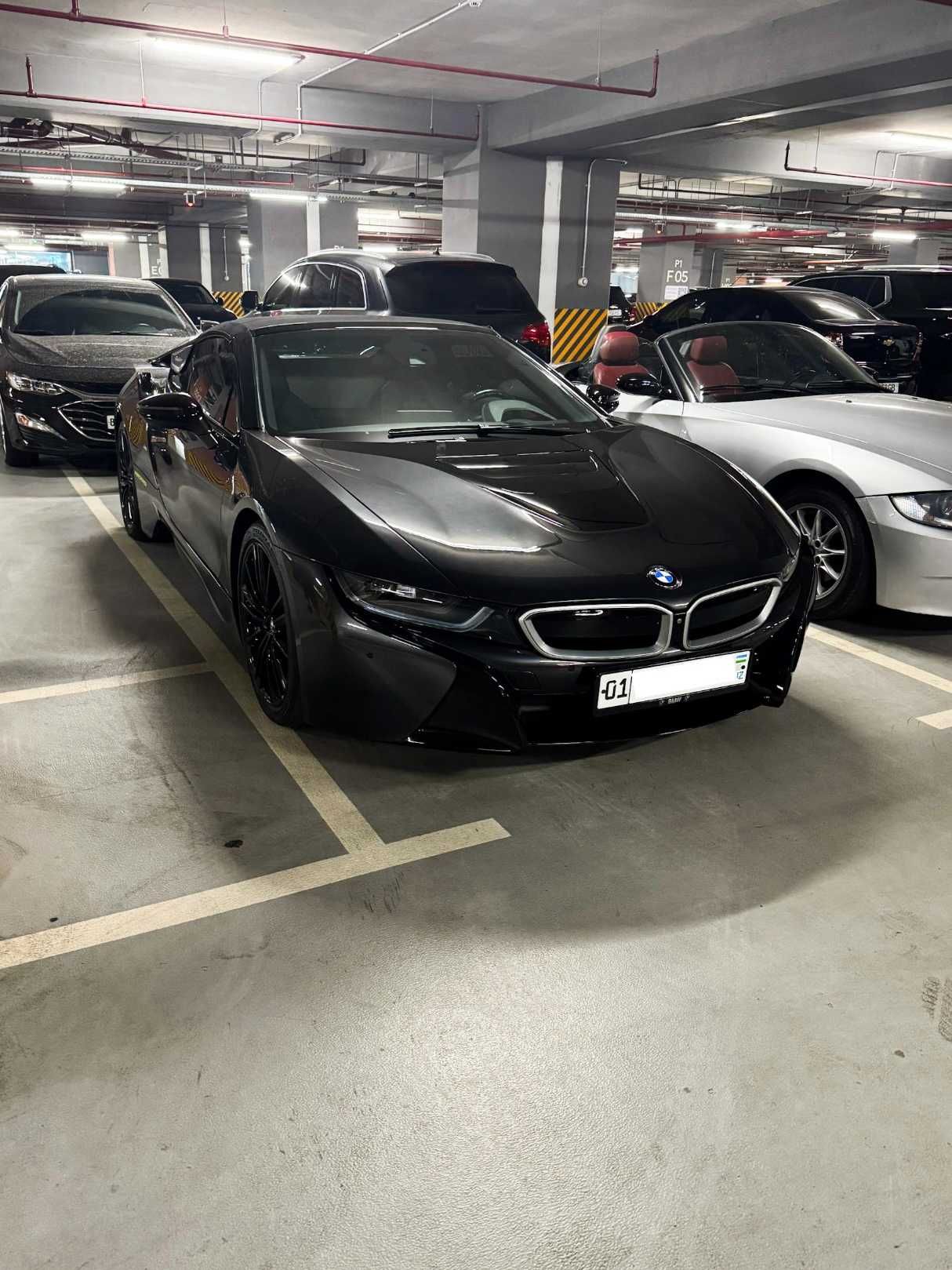 BMW i8 Roadster – единственный в Ташкенте