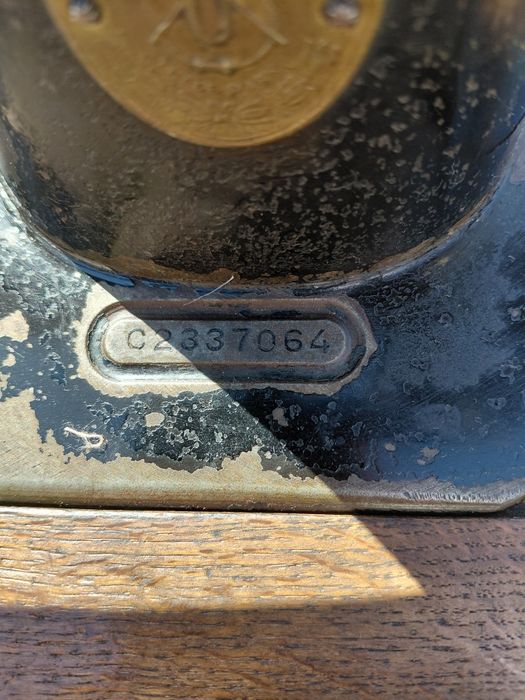 Mașina de cusut Singer