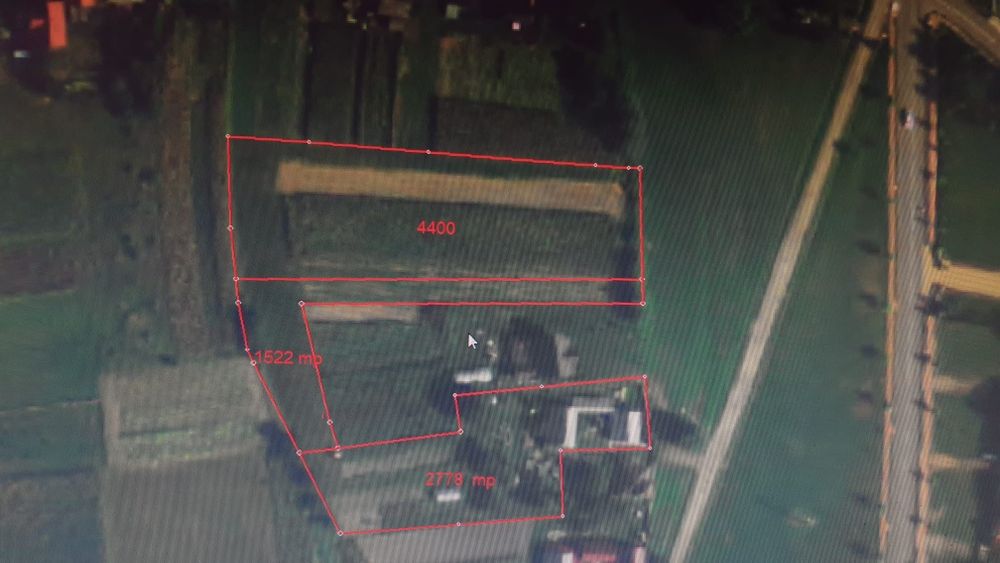 Teren de vanzare 44 ari - zona centrala