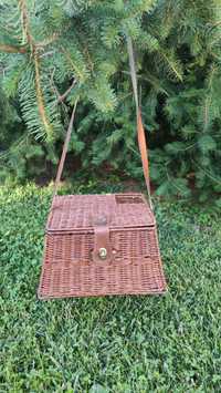Ратанова кошница/кошче за пикник с кожена дръжка за през рамо