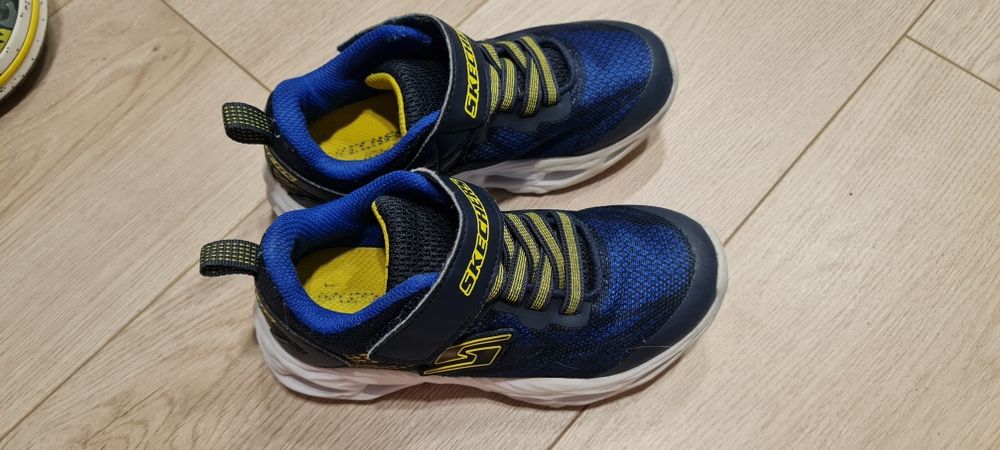 Кроссовки SKECHERS 27