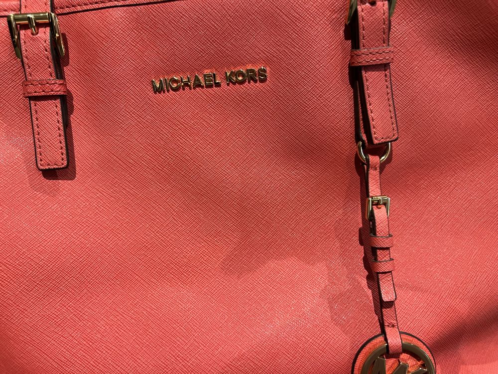 Michael Kors червена голяма чанта